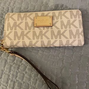 Michael Kors Wristlet